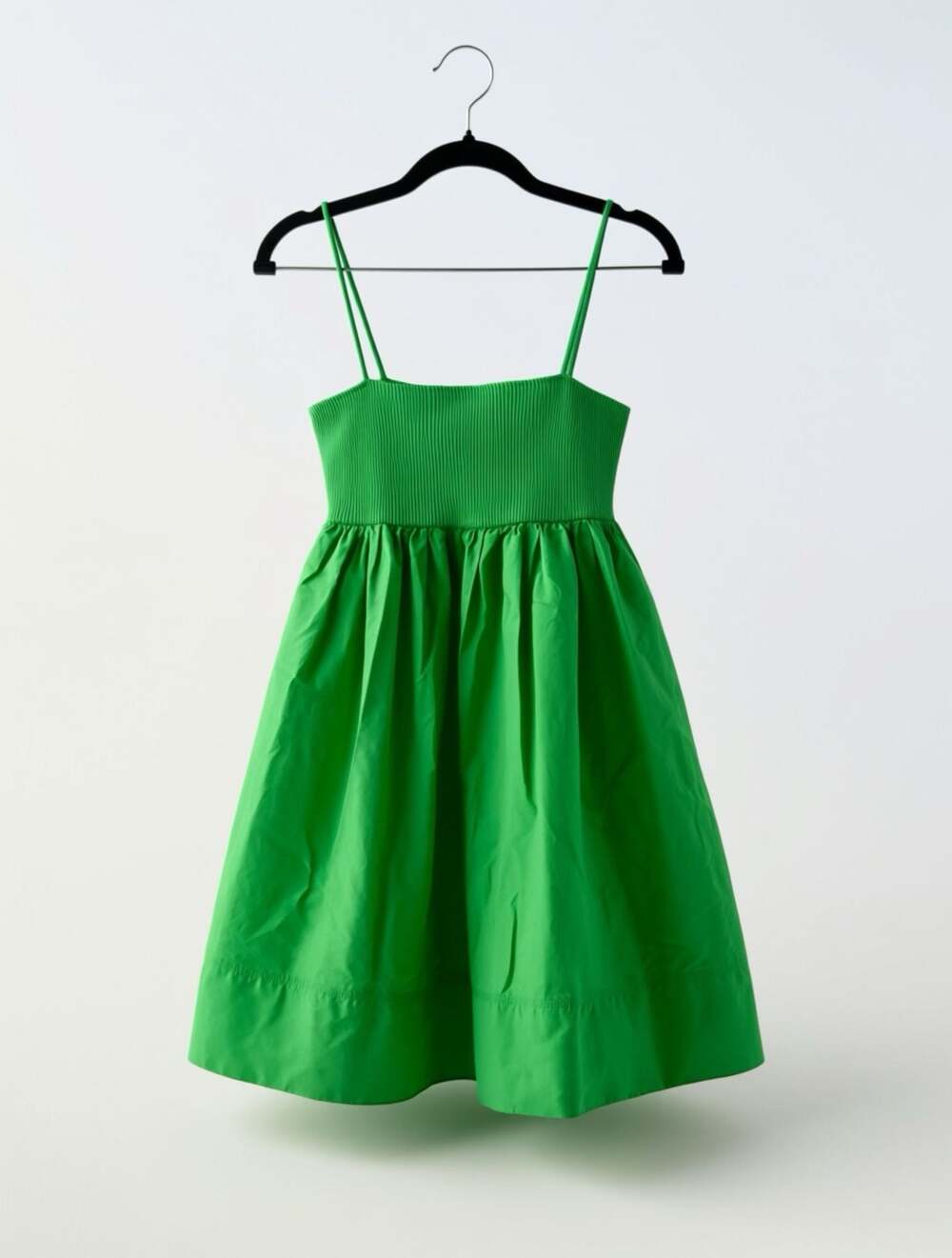 Zara - Picture 1 of 2